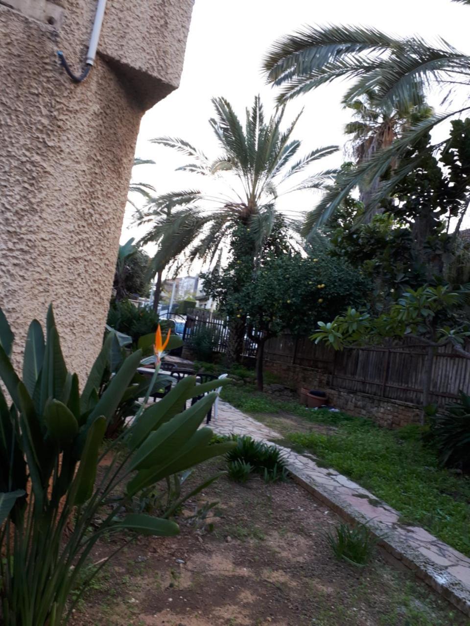 Etty'S House Hotel Petach Tikva Exterior photo